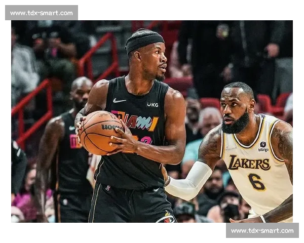 湖人对决热火实时比分牵动全场胜负悬念升级焦灼对抗引爆关注热议